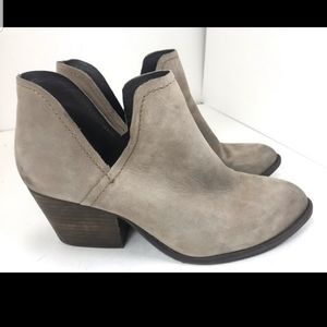 Steve Madden Taupe Adelphie Size 10M (fit 10.5)